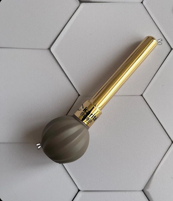 خط چشم مدل کوزه ای کاریته / Karite